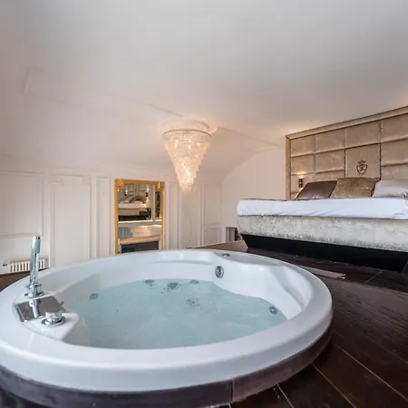 Jacuzzi Royal Apartment Budapest
