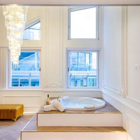 Jacuzzi Royal Apartment *