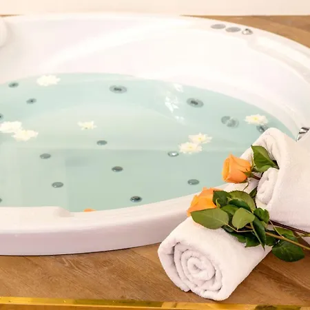 Jacuzzi Royal Apartment *