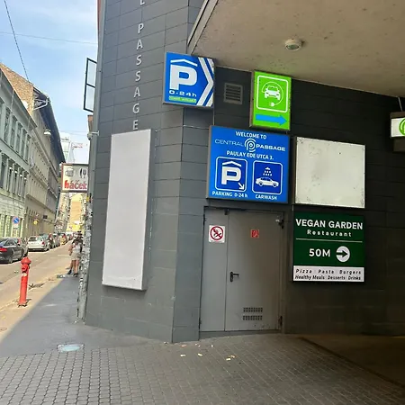 Apartment Jacuzzi Royal Budapest